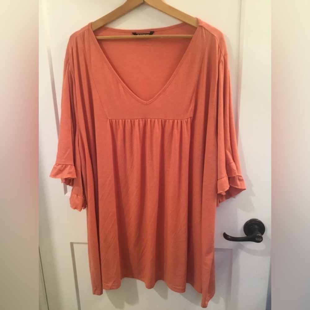 BloomChic Coral V-Neck Flutter Sleeve Tunic